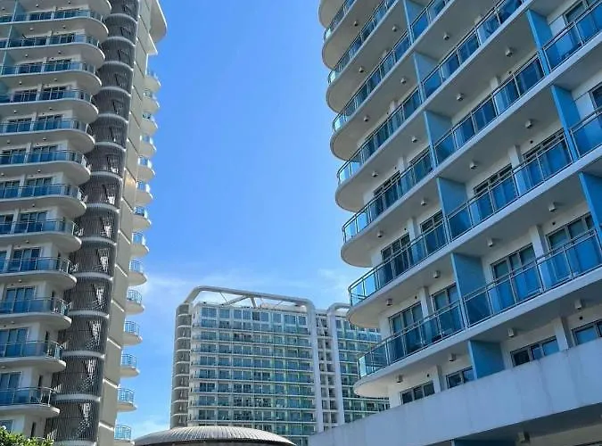 Paris Hilton Azure Urban Residences Aparthotel Manilla